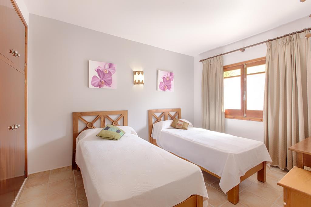 Apartamentos Colomar 산타 에우랄리아 데 리오 외부 사진