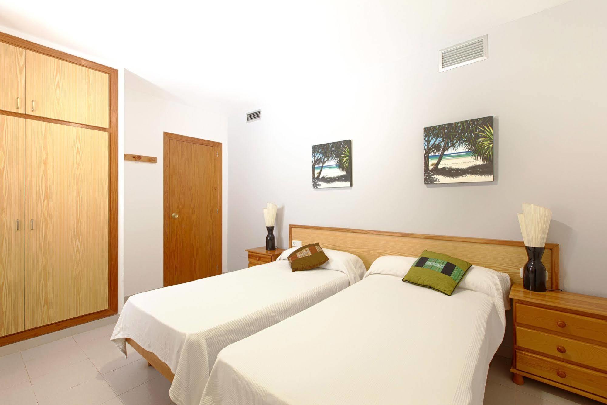 Apartamentos Colomar 산타 에우랄리아 데 리오 외부 사진