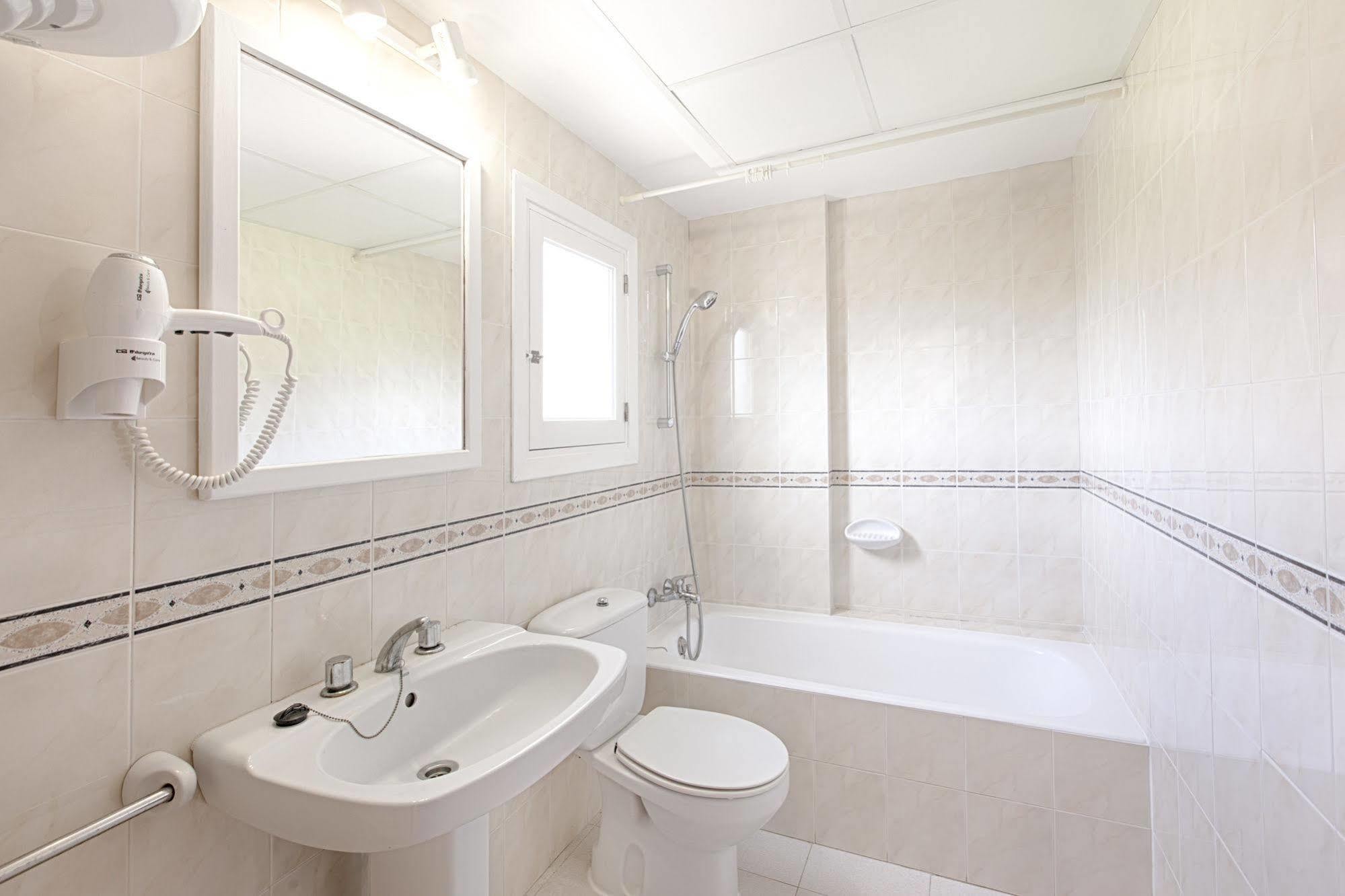 Apartamentos Colomar 산타 에우랄리아 데 리오 외부 사진