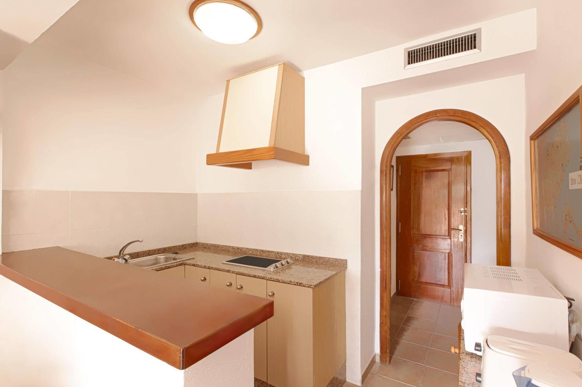 Apartamentos Colomar 산타 에우랄리아 데 리오 외부 사진
